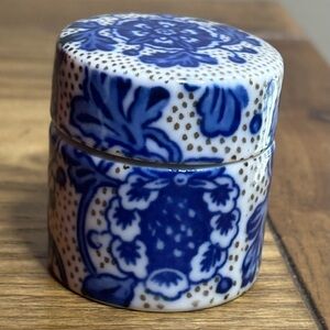 Vintage Trinket Box Cobalt Blue White Floral Ceramic 1.5”x1.5” Takahashi UNUSED
